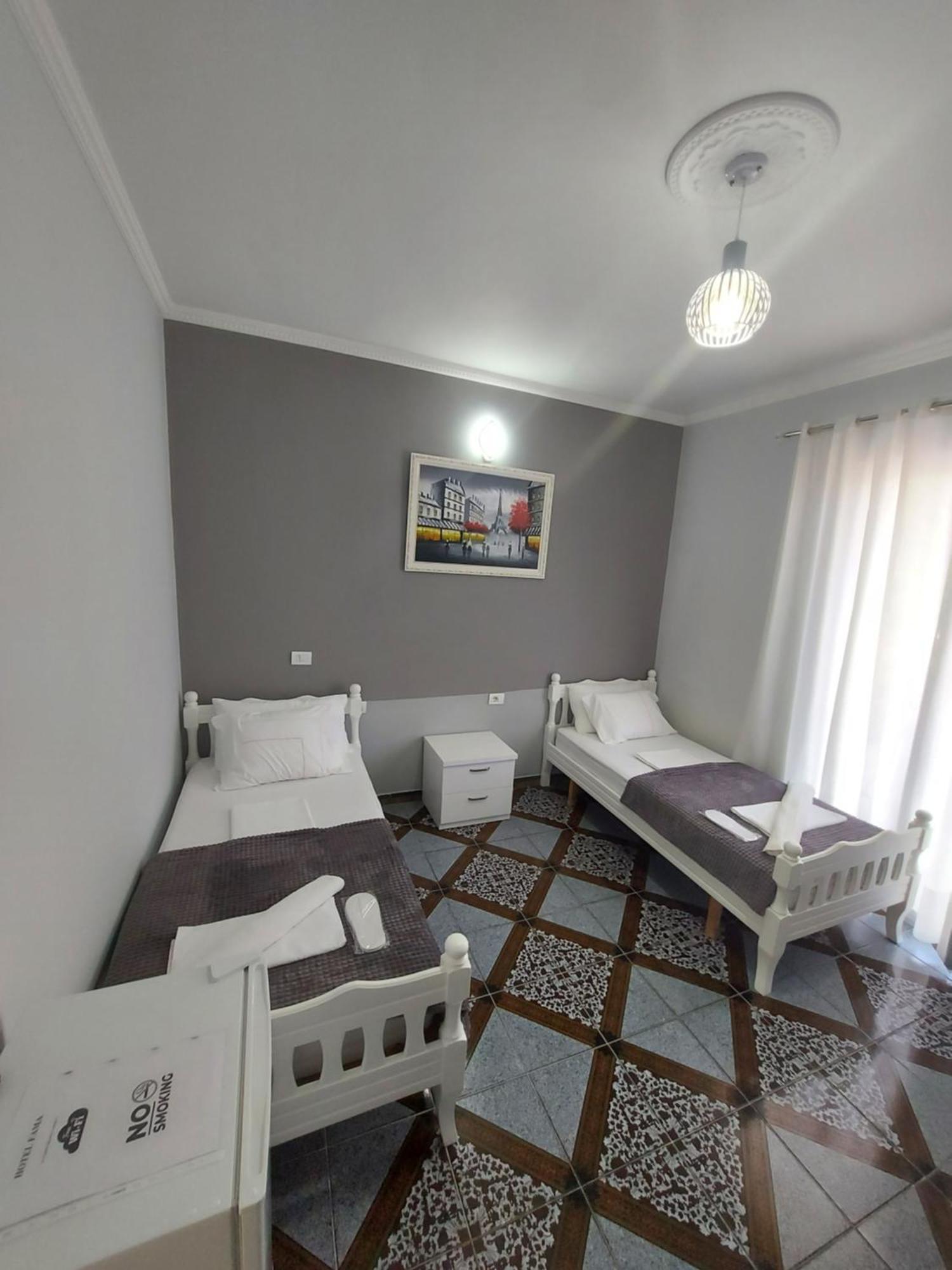 Hotel Fama Shkallnur Luaran gambar