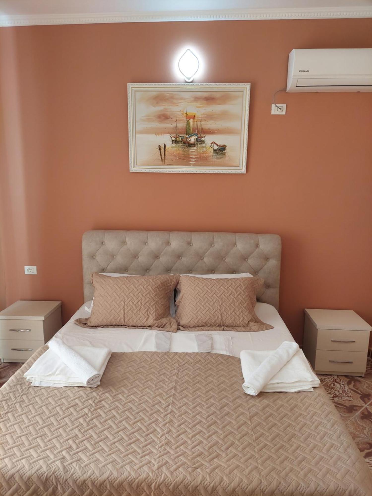 Hotel Fama Shkallnur Luaran gambar