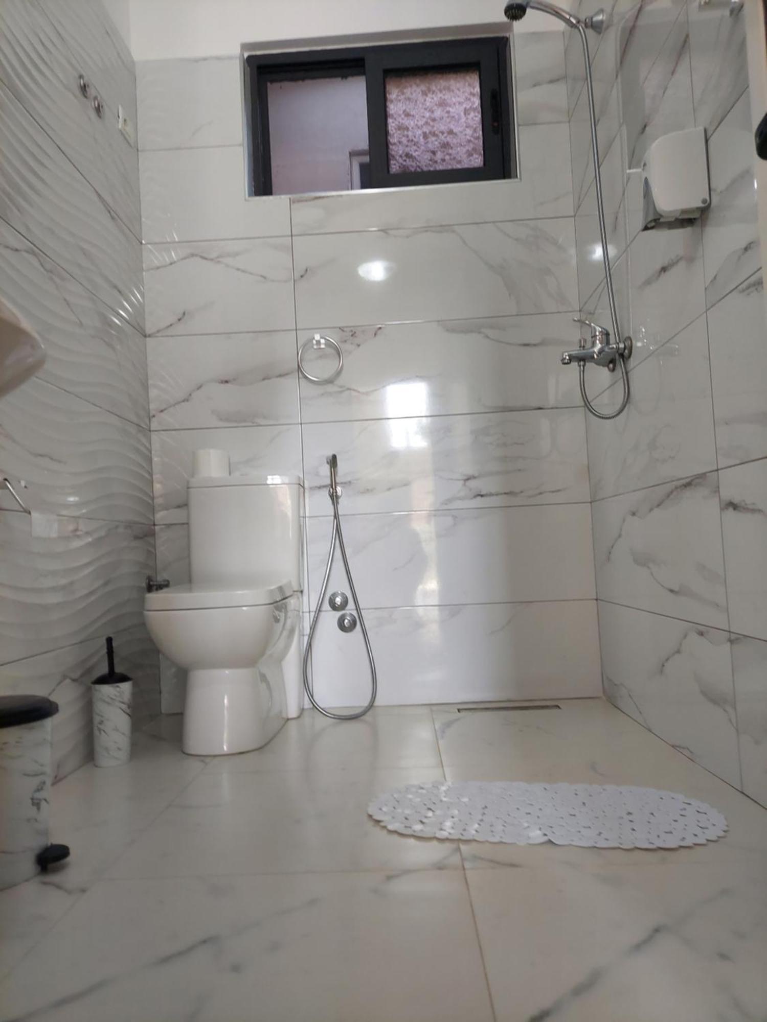 Hotel Fama Shkallnur Luaran gambar