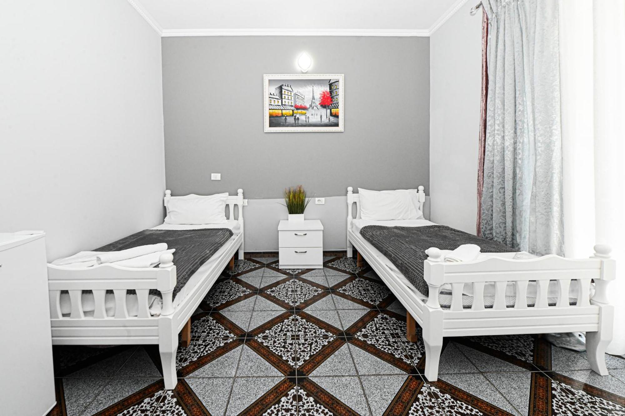 Hotel Fama Shkallnur Luaran gambar