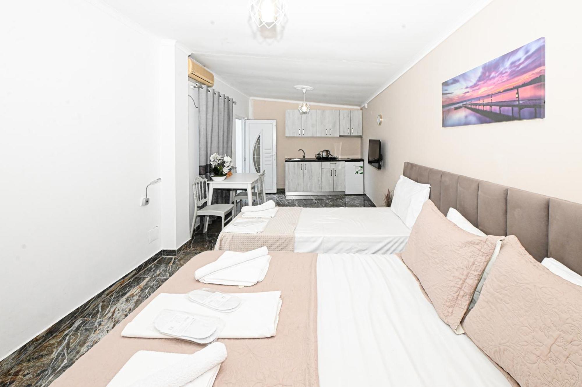 Hotel Fama Shkallnur Luaran gambar
