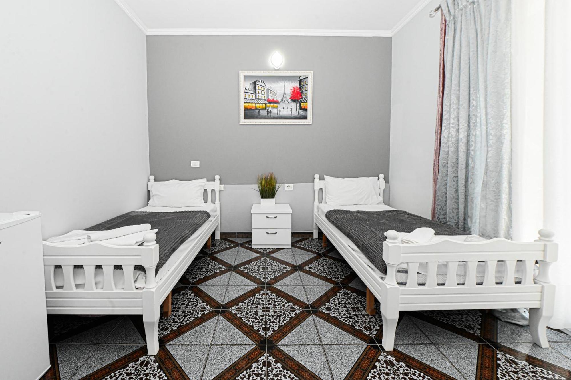 Hotel Fama Shkallnur Luaran gambar